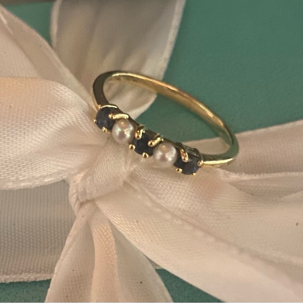 Tiffany & Co. 18K Yellow Gold Pearl & Blue Sapphire Ring 9 1/2 - Picture 8 of 16